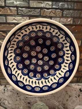 BowlHand-Painted Ceramic Serving Bowl - Blue and White